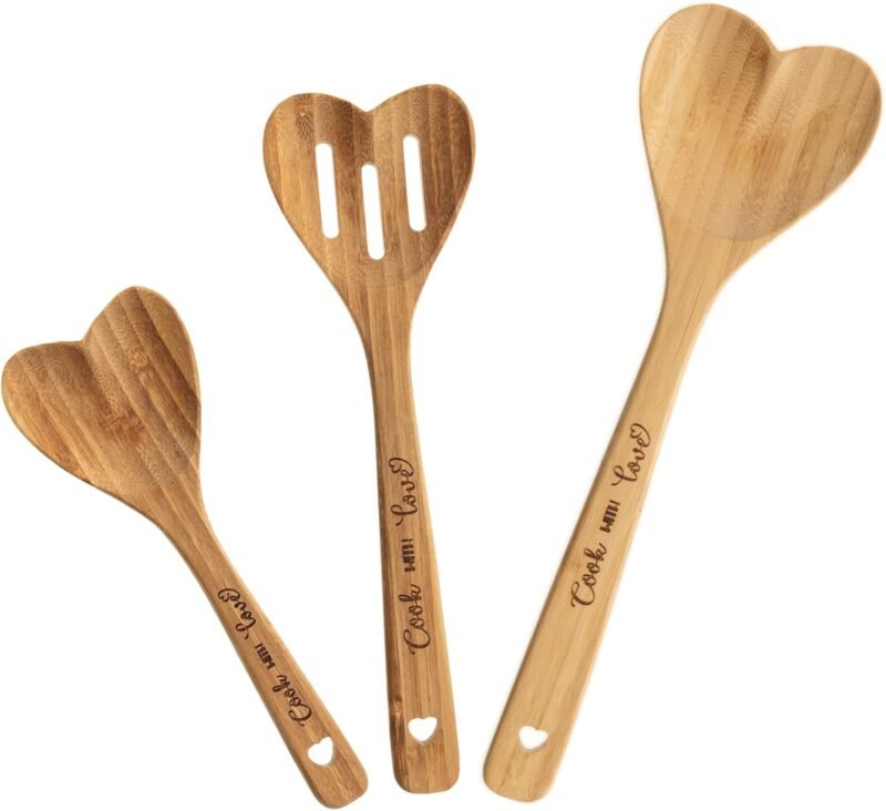 3 Pcs Valentine's Day Bamboo Heart Spoons Heart Shaped Spoons Kitchenware Engraved Heart Shaped Bamboo Wooden Spoons for Kitchen Gifts Serving Stirring Baking Mom Wife Weddings Kitchen Hostess