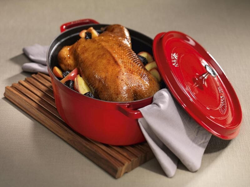 Staub Cast Iron Roaster/Cocotte, Oval 37 cm, 8 L, Cherry Red - Image 4