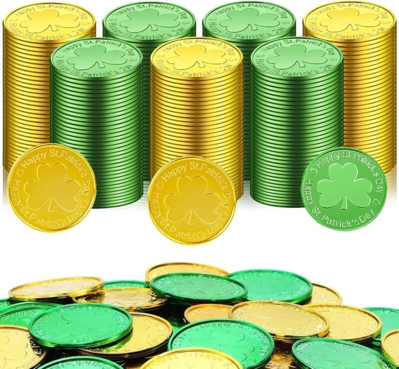 120 Pieces St. Patrick's Day Shamrock Gold Coins, Plastic Clover Coins for Party Decorations, Saint Patty's Day Decor Favors (Gold & Green)