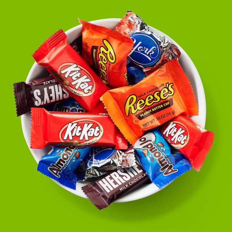 Hershey Assorted Chocolate Flavored Snack Size, Candy Party Pack, 33.43 oz - Image 5