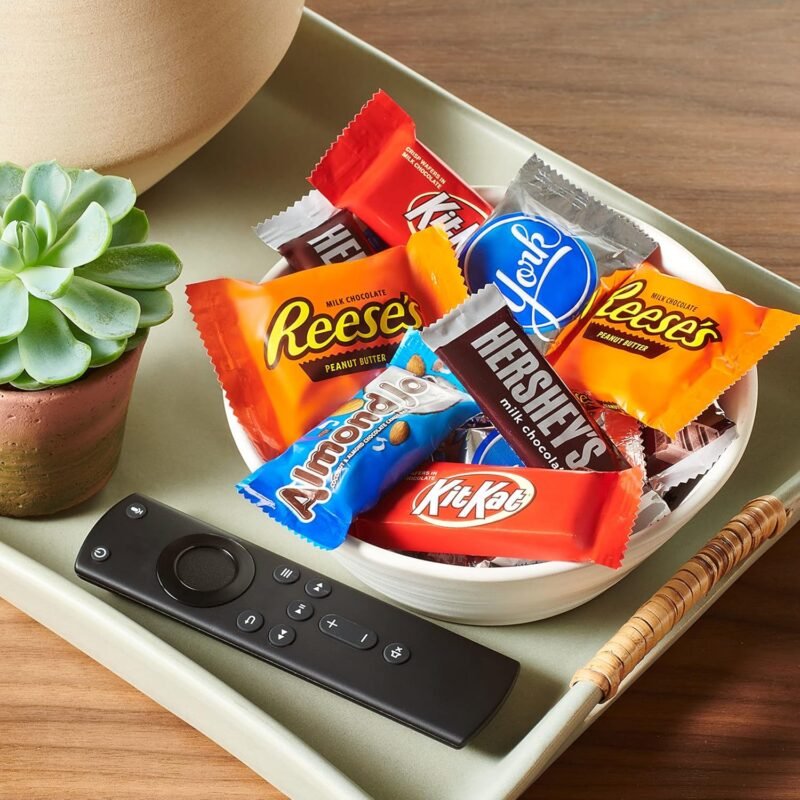 Hershey Assorted Chocolate Flavored Snack Size, Candy Party Pack, 33.43 oz - Image 6