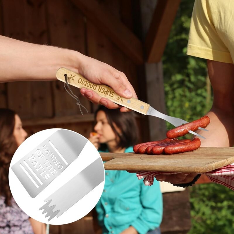 Haooryx Father's Day Grill Tools - 3Pcs Super Daddio Stainless Steel Grill Accessories Kit Tong Fork Spatula Top Chef Best Papa Dad Birthday Gift Outdoor BBQ Barbecue Camping Party Daddio Of The Patio - Image 4