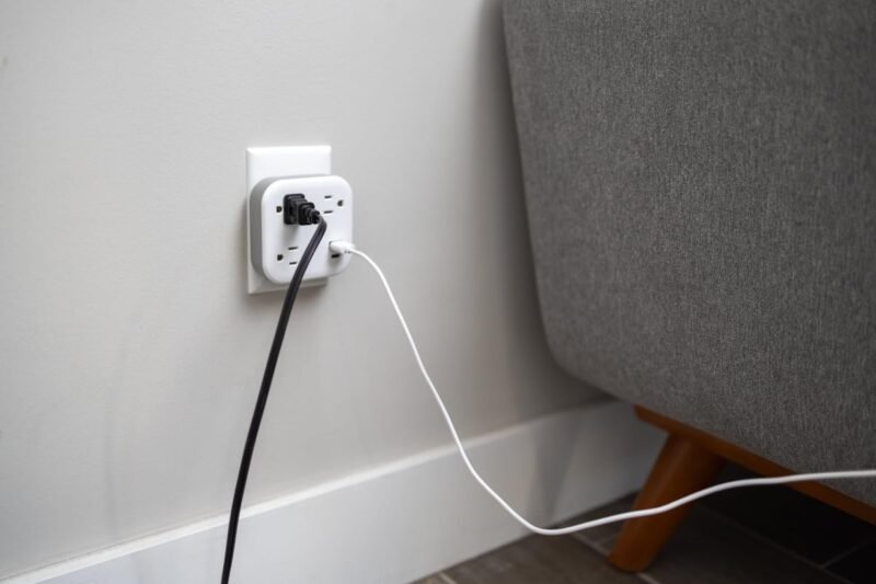 GE UltraPro 3-Outlet Surge Protector Wall Tap, 980J, USB-C & USB-A Ports, Adapter-Spaced Outlets, Circuit Breaker, ETL Certified, Low-Profile Design, White, 85875 - Image 7