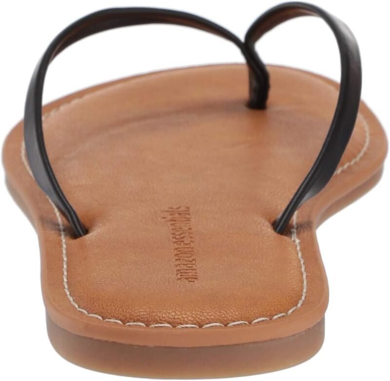 Amazon Essentials Women's Thong Sandal - Image 3