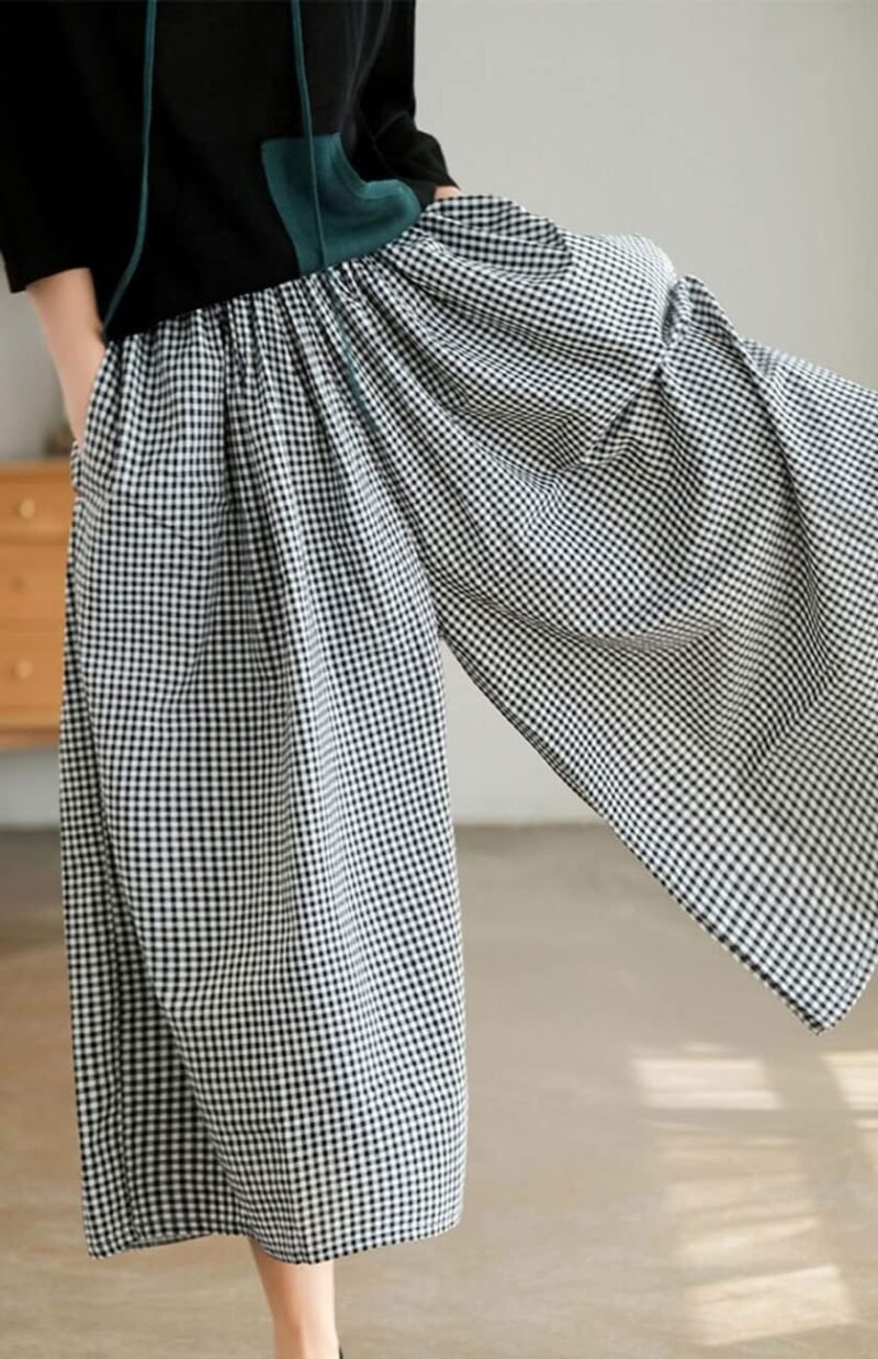 chouyatou Women's Cotton Linen Pants Elastic Waist Plaid Gingham Wide Leg Capri Palazzo Pants - Image 3