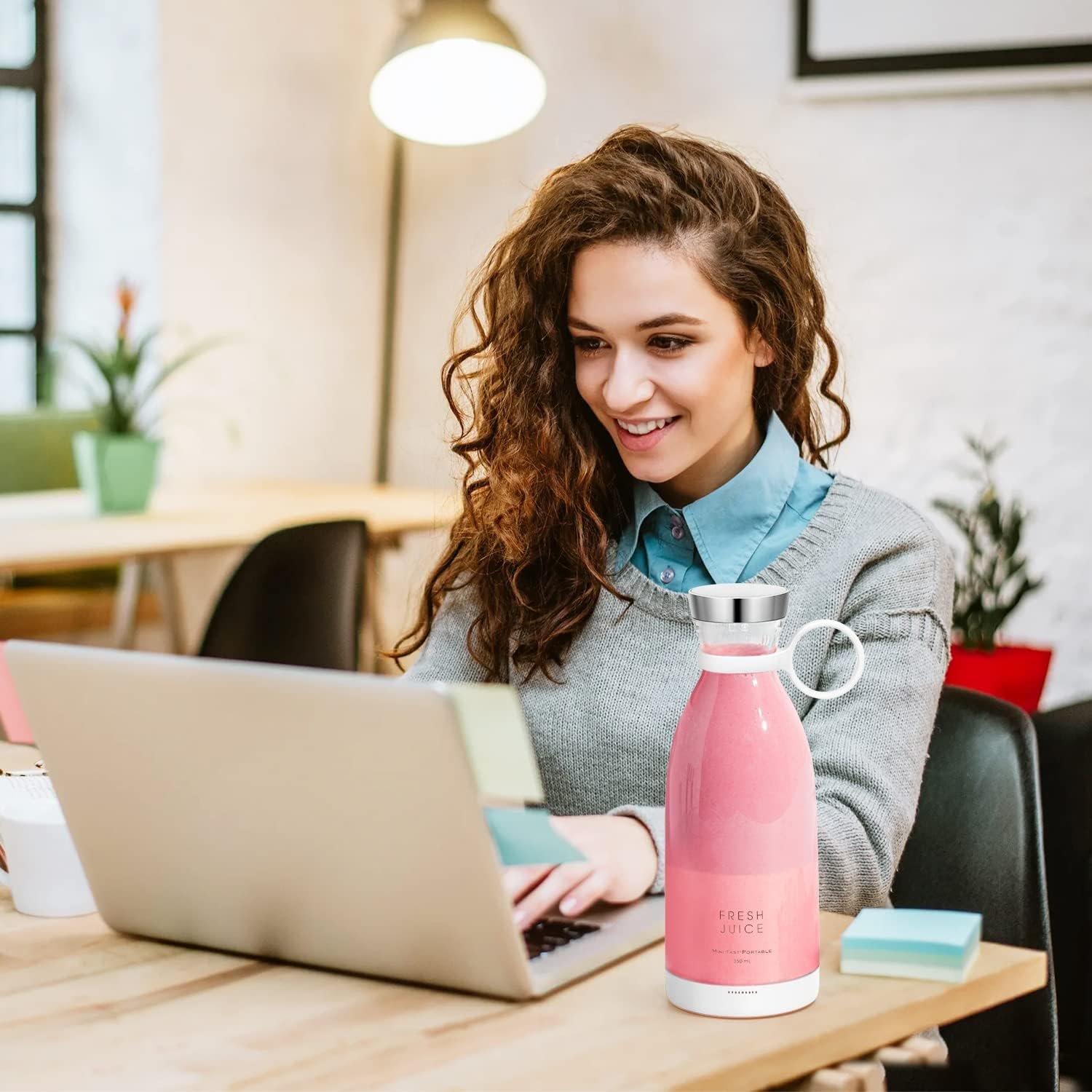 MIAOKE Portable Blender,Fashion Portable Blender for Shakes and Smoothies 11.8 Oz,Magnetic USB Fast Charging Mini Mixer Bottle,Take It for Traveling, Outdoor, Gym, Office, Cars, Gift -WH - Image 3