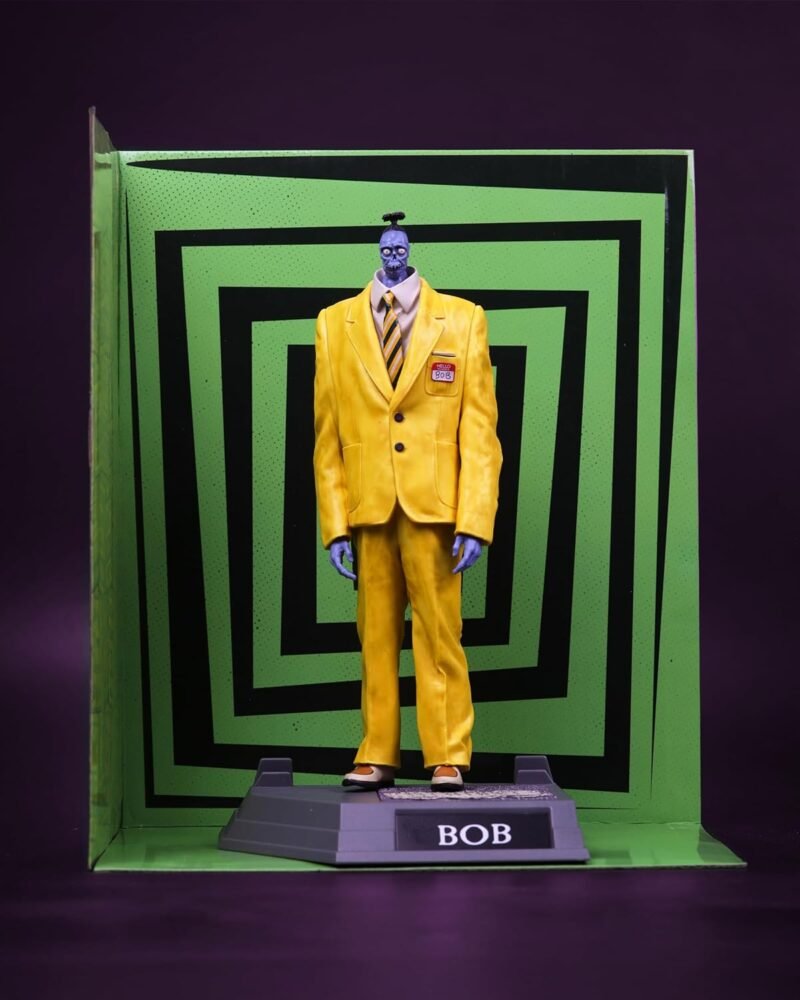 McFarlane Toys - Bob The Shrinker (Beetlejuice Beetlejuice) 6in Posed Figure - Image 4