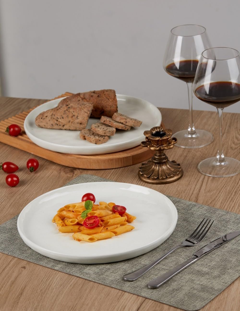 famiware Mars 6 Pieces Dinner Plates, 10.25 inch Plate Set, Scratch Resistant, Stoneware Dinnerware, Kitchen Modern Rustic Serving Dishes, White - Image 3