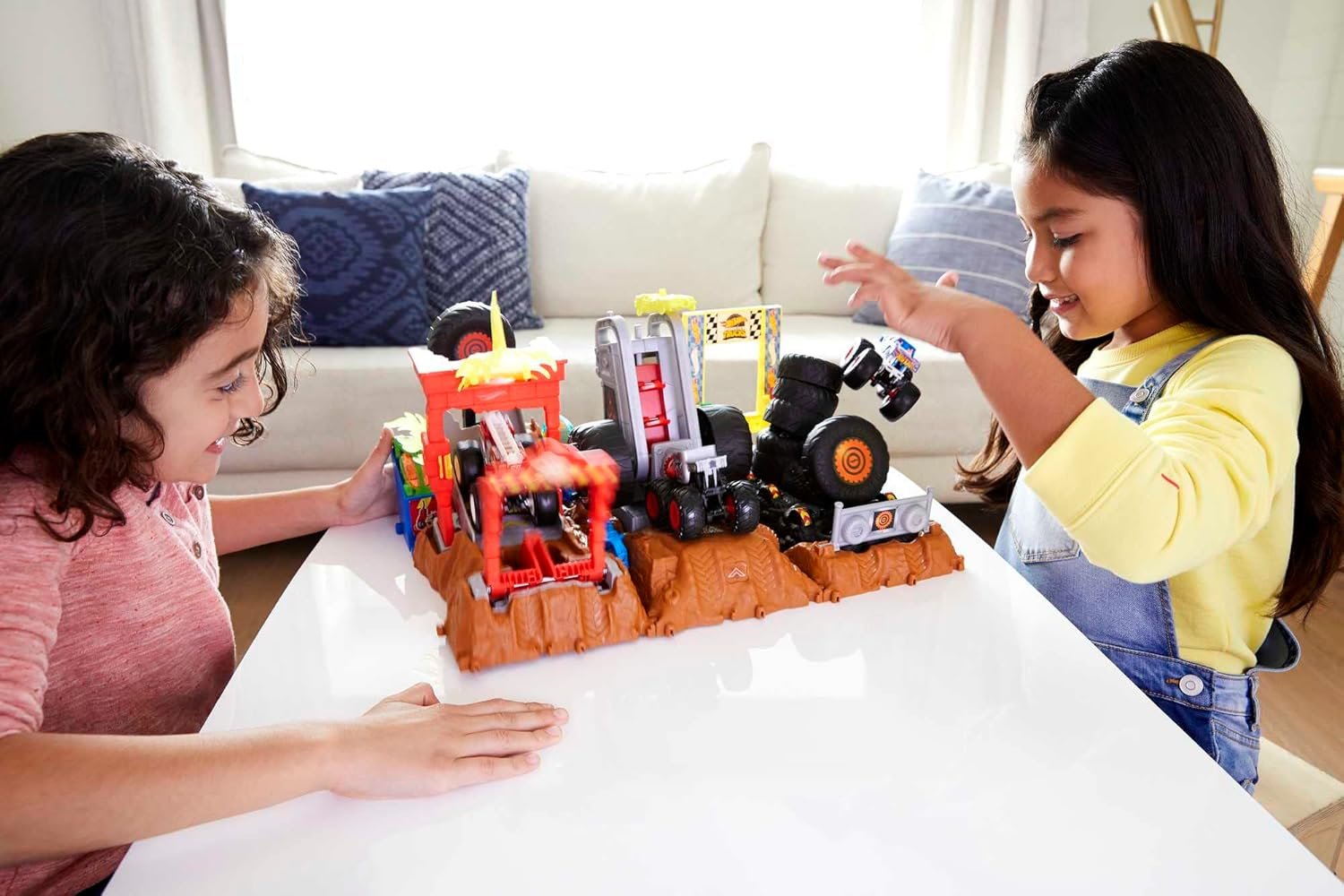 Hot Wheels Monster Trucks Arena Smashers Race Ace Smash Race Challenge Playset with 1:64 Scale Race Ace Toy Truck and 1 Crushable Car - Image 2