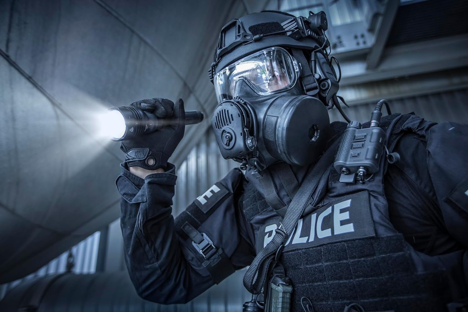 Streamlight 88074 ProTac HL 5-X 3500-Lumen Multi-Fuel Rechargeable Professional Tactical Flashlight with 4 x CR123A Lithium Batteries and Wrist Lanyard, Clear Retail Packaging, Black - Image 4