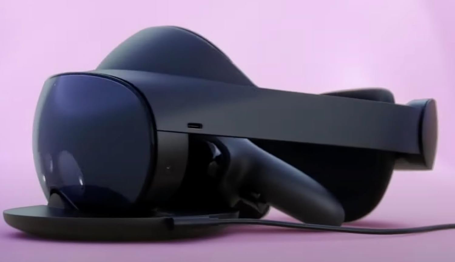 Meta Quest Pro Headset with Virtual Reality Field Trips 1-Month Subscription - Image 3