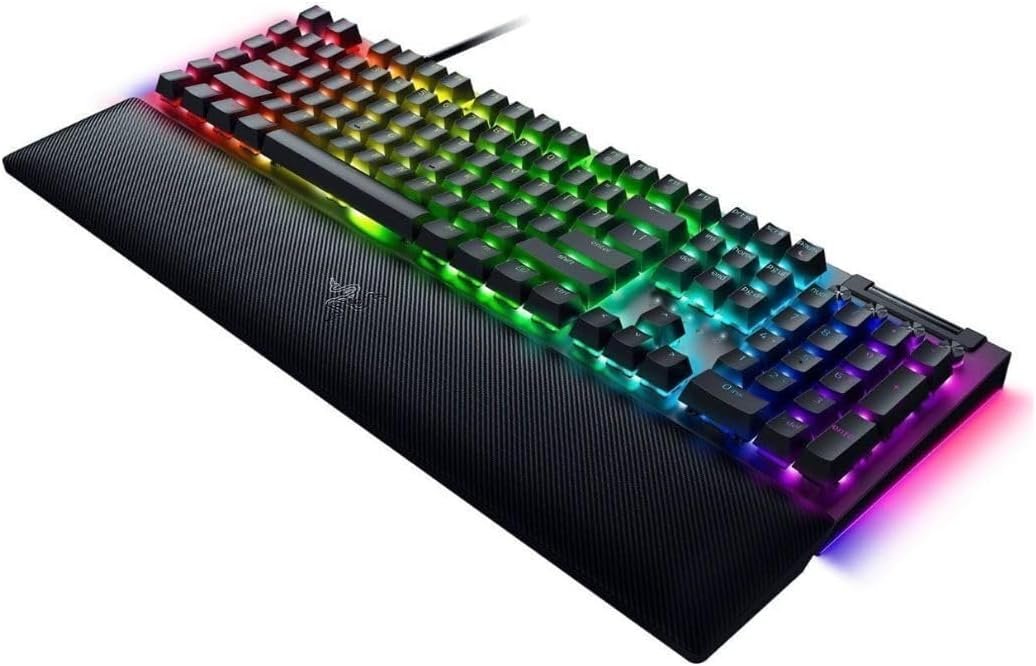 Razer RZ03-04690200 BlackWidow V4 Full Size Wired Mechanical Green Switch Gaming Keyboard with Chroma RGB - Image 3