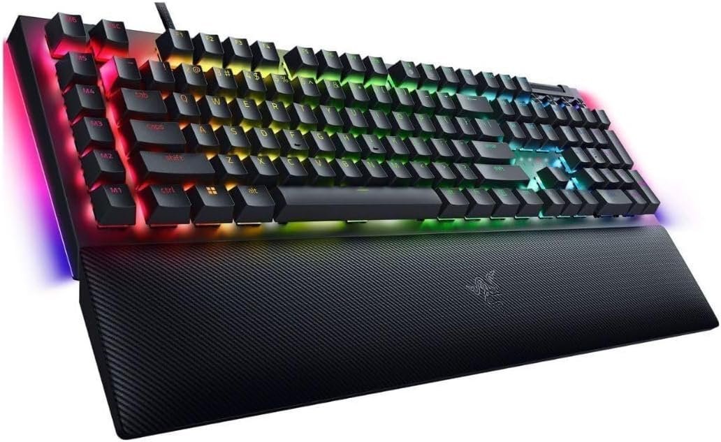 Razer RZ03-04690200 BlackWidow V4 Full Size Wired Mechanical Green Switch Gaming Keyboard with Chroma RGB - Image 2