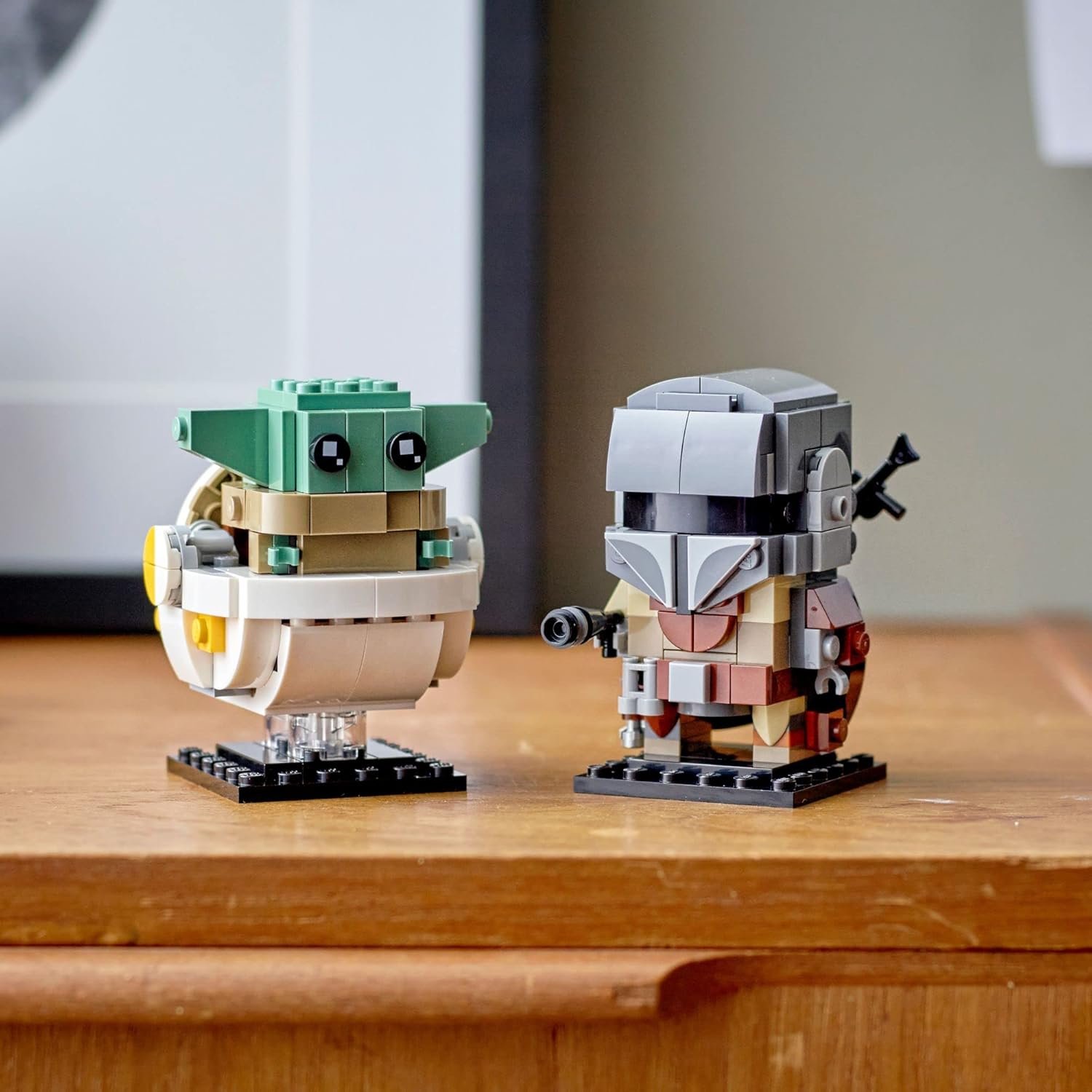 LEGO BrickHeadz Star Wars The Mandalorian & The Child 75317 'Baby Yoda' Building Toy, Collectible Model Figures Set, Gift Idea for Teens - Image 4