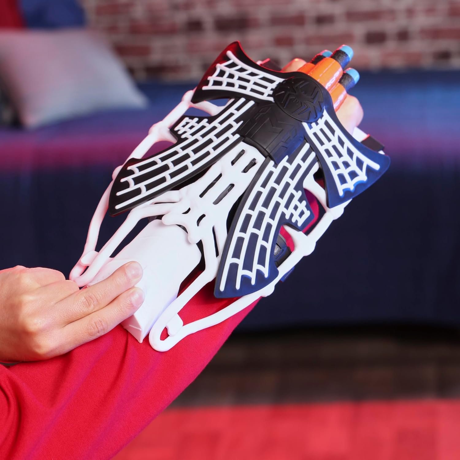 SPIDER-MAN Marvel Symbiote Tri-Shot Blaster & Mask, Role Play Gauntlet & Mask for Costume Additions, Super Hero Toys, Kids, Ages 5+ - Image 5