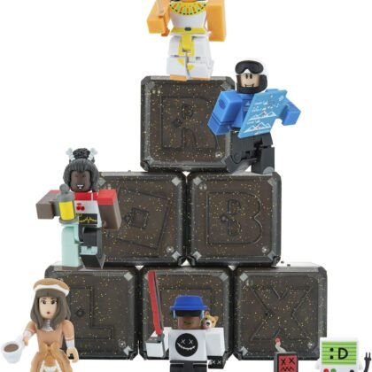 Roblox Celebrity Collection - Series 9 Mystery Figure 6-Pack [Includes 6 Exclusive Virtual Items]