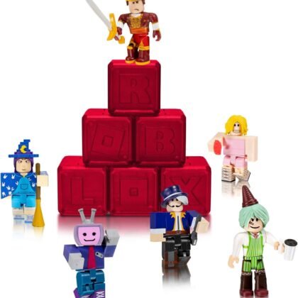 Roblox Celebrity Collection - Series 5 Mystery Figure 6-Pack [Includes 6 Exclusive Virtual Items]