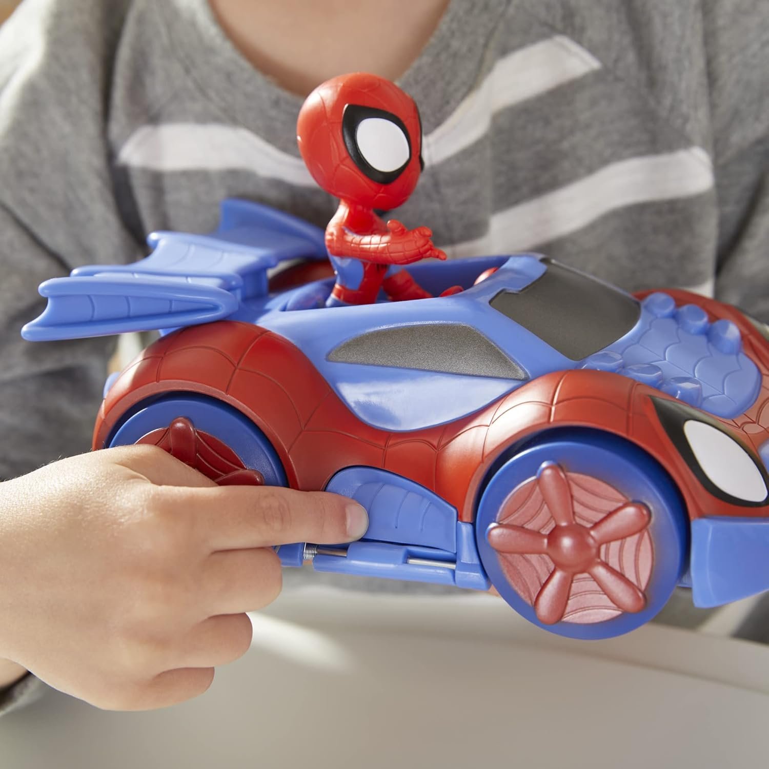 Spidey and His Amazing Friends Marvel Change 'N Go Web-Crawler and Spidey Action Figure, 2-in-1 Vehicle, 4-Inch , for Kids Ages 3 and Up - Image 4