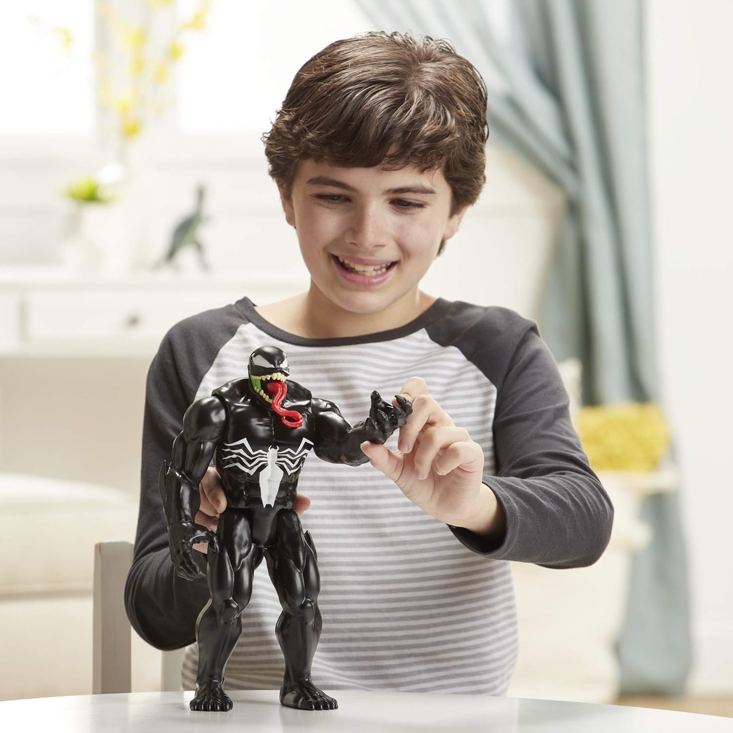Spider-Man Maximum Venom Titan Hero Venom Action Figure, Inspired by The Marvel Universe, Blast Gear-Compatible Back Port, Ages 4 and Up, Black - Image 3