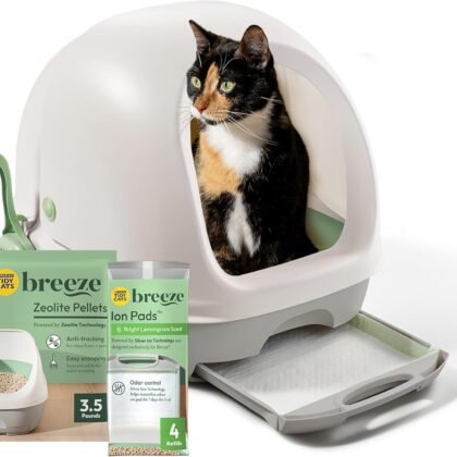 Purina Tidy Cats Breeze Covered Cat Litter Box System Kit with Pellet Cat Litter, Hooded Litter Box, and Litter Box Pads