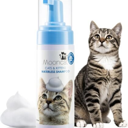 Mooncat Waterless Cat Shampoo, 100% Licking Safe & Vet Approved No Rinse Dry Bath Foam - Gentle Deodorizer for Short Haired Cats, Seniors & Kittens - Soothes Sensitive Skin, Reduces Dander & Odor