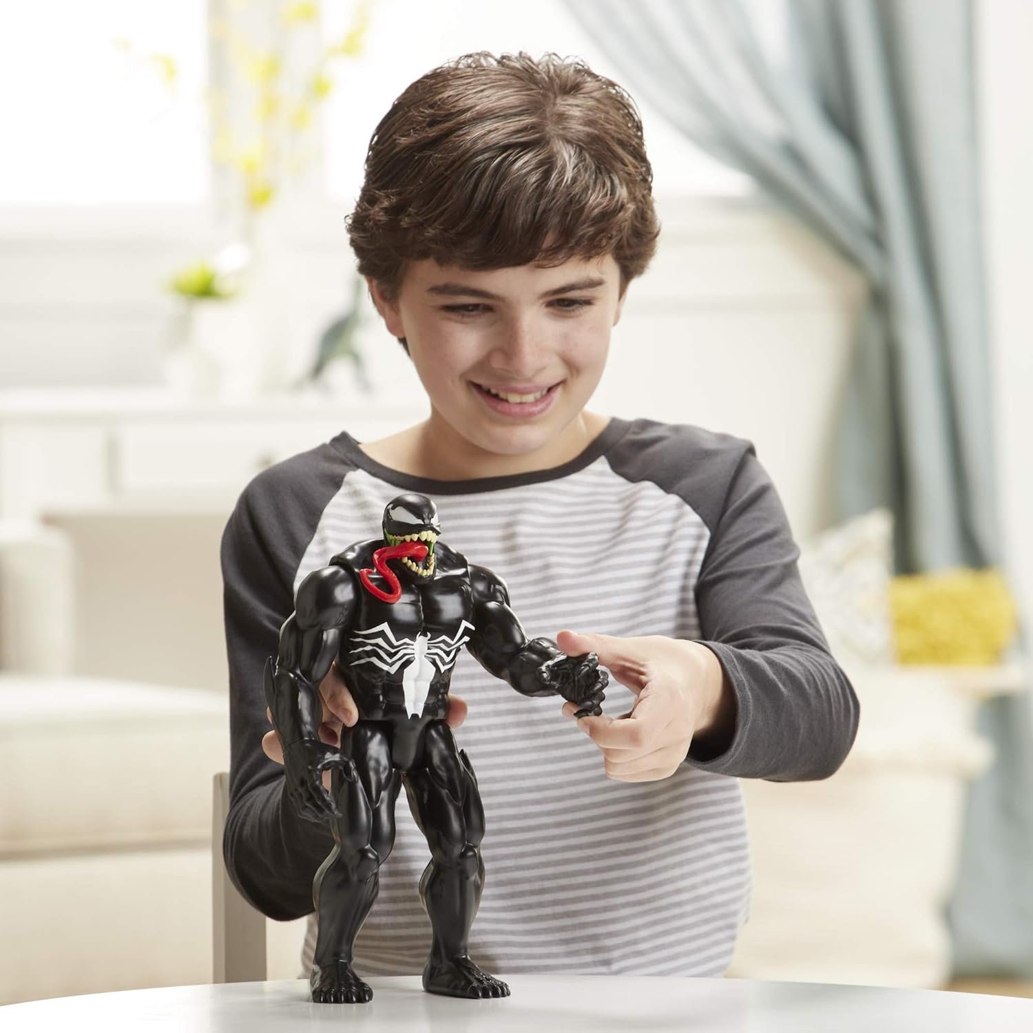 Spider-Man Maximum Venom Titan Hero Venom Action Figure, Inspired by The Marvel Universe, Blast Gear-Compatible Back Port, Ages 4 and Up, Black - Image 5