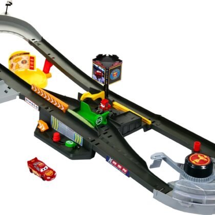 Mattel Disney and Pixar Cars Track Set, Piston Cup Action Speedway Playset with 1:55 Scale Lightning McQueen Die-Cast Toy Car