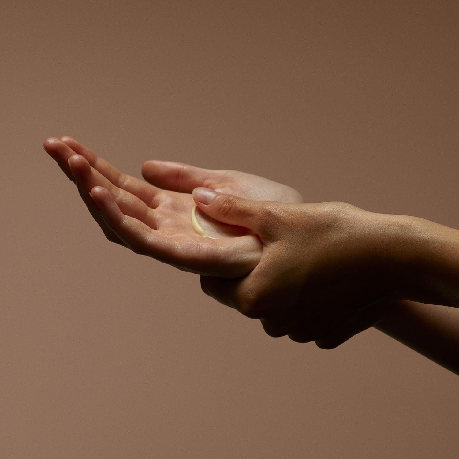 Aesop Resurrection Aromatique Hand Balm | Rich, Moisturizing Balm for Hands and Cuticles | Fragrant Botanicals and Skin-Softening Emollients | 16.9 oz - Image 4