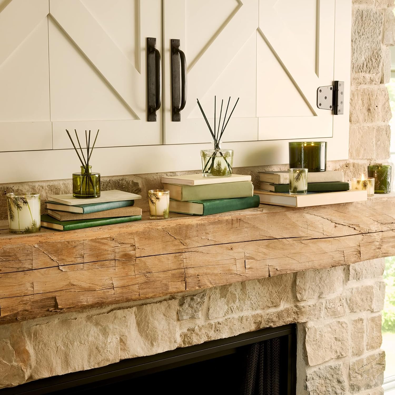 Thymes Frasier Fir Pine Needle Candle – Holiday Candles for Home Scented with Notes of Crisp Siberian Fir, Cedarwood & Sandalwood – Christmas Decor – Christmas Gifts for Women & Men (6.5 oz) - Image 7