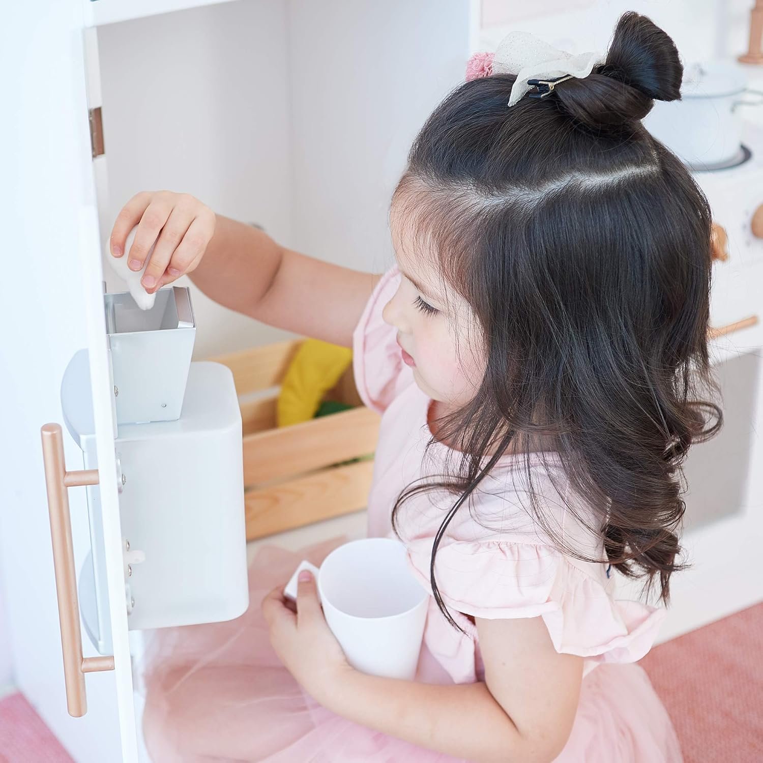 Teamson Kids Little Chef Paris Modular Contemporary Interactive Wooden Play Kitchen with Refrigerator, Oven, Sink, and Storage Space for Easy Clean Up, White with Rose Gold Finishes - Image 7