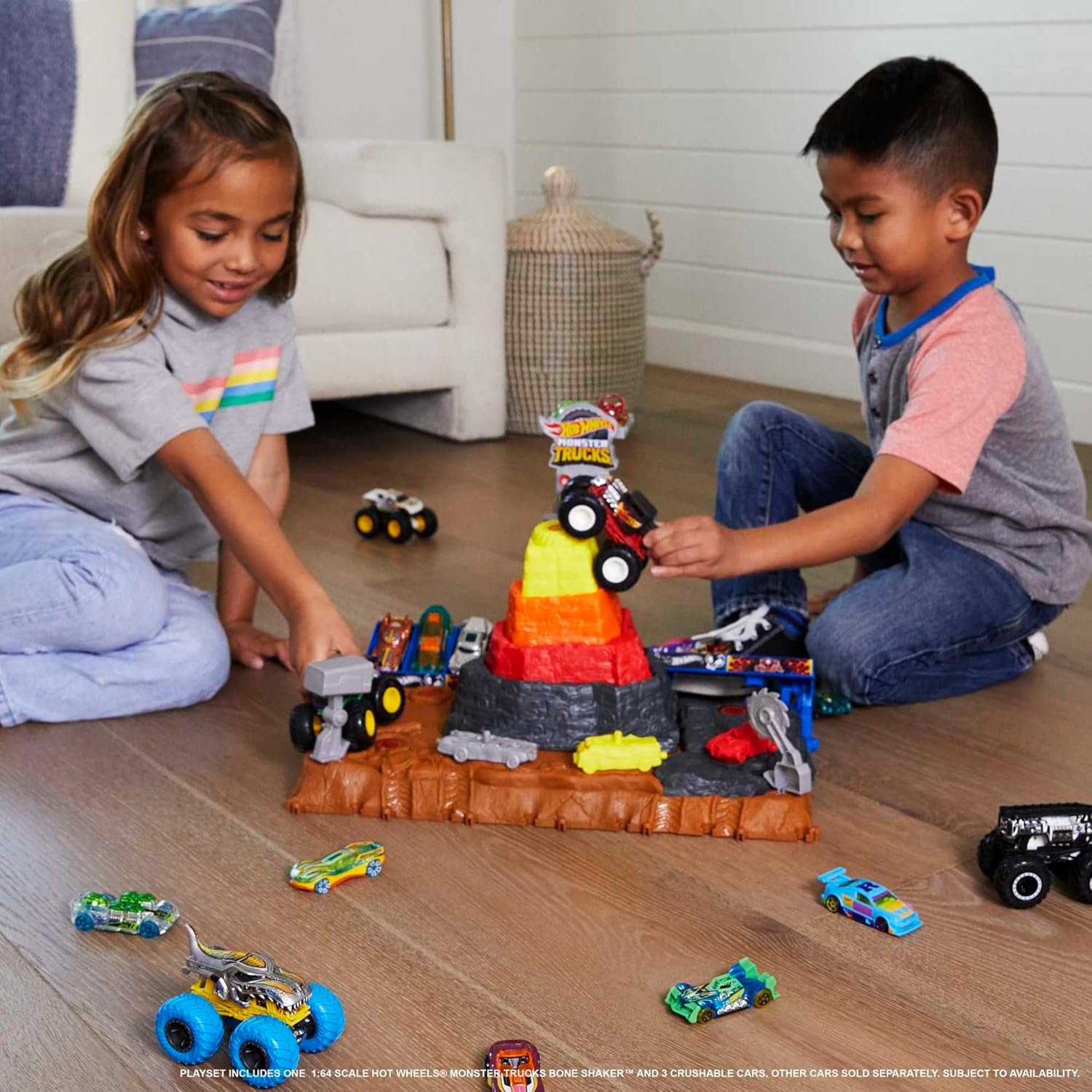 Hot Wheels Monster Trucks Playset & Toy Truck, Arena Smashers Bone Shaker Ultimate Crush Yard, Exclusive 1:64 Scale Bone Shaker & 3 Crushable Cars - Image 2