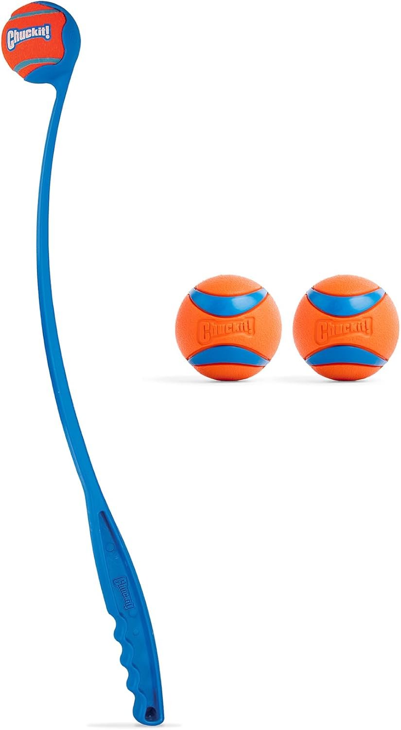 Chuckit! Ultra Dog Ball & Launcher Bundle Classic 26M 26" Length with 2 Pack Medium (2.5") Bouncy Fetch Balls for Dogs 20-60 lbs, Dog Fetch Ball Thrower