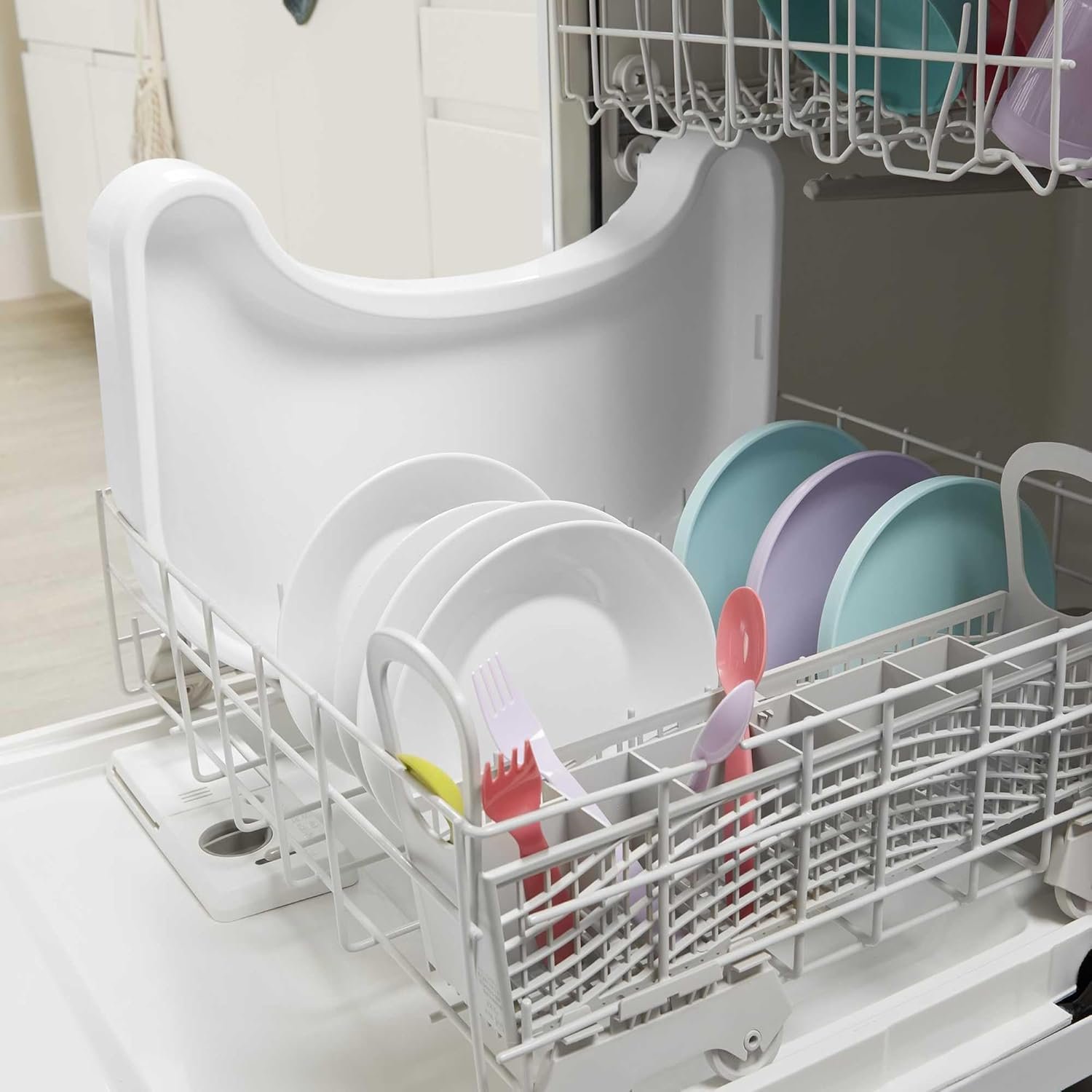 Fisher-Price SpaceSaver High Chair Navy Foliage, portable infant-to-toddler dining chair and booster seat with easy clean up features - Image 4