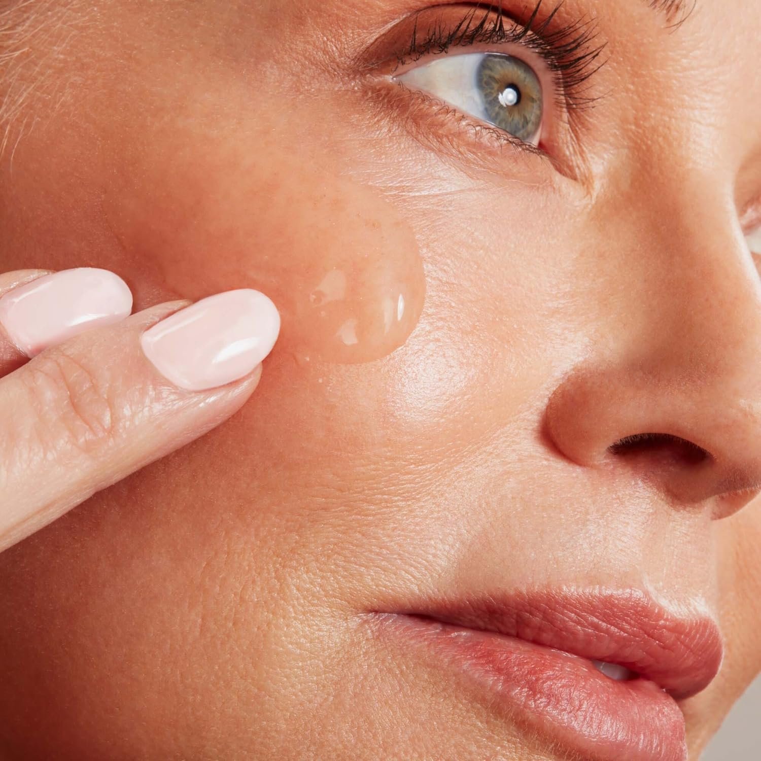 NuFACE Aqua Gel Activator - Microcurrent Conductive Gel & Activator Powered by IonPlex & Hyaluronic Acid to Enhance Results of NuFACE Microcurrent Facial Device - Improves Skin Radiance (1.69 oz) - Image 4