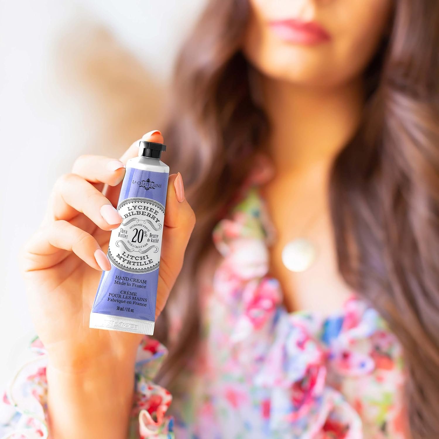 La Chatelaine Hand Cream Trio Tin Gift Set, Ready-To-Gift Tin, Nautral, Made in France with 20% Organic Shea Butter, Nourishing and Moisturizing (Amber Cashmere, Coconut Milk, Lychee Bilberry or Shea) - Image 6