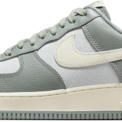 Nike Women's Shox Q'Vida Shoes