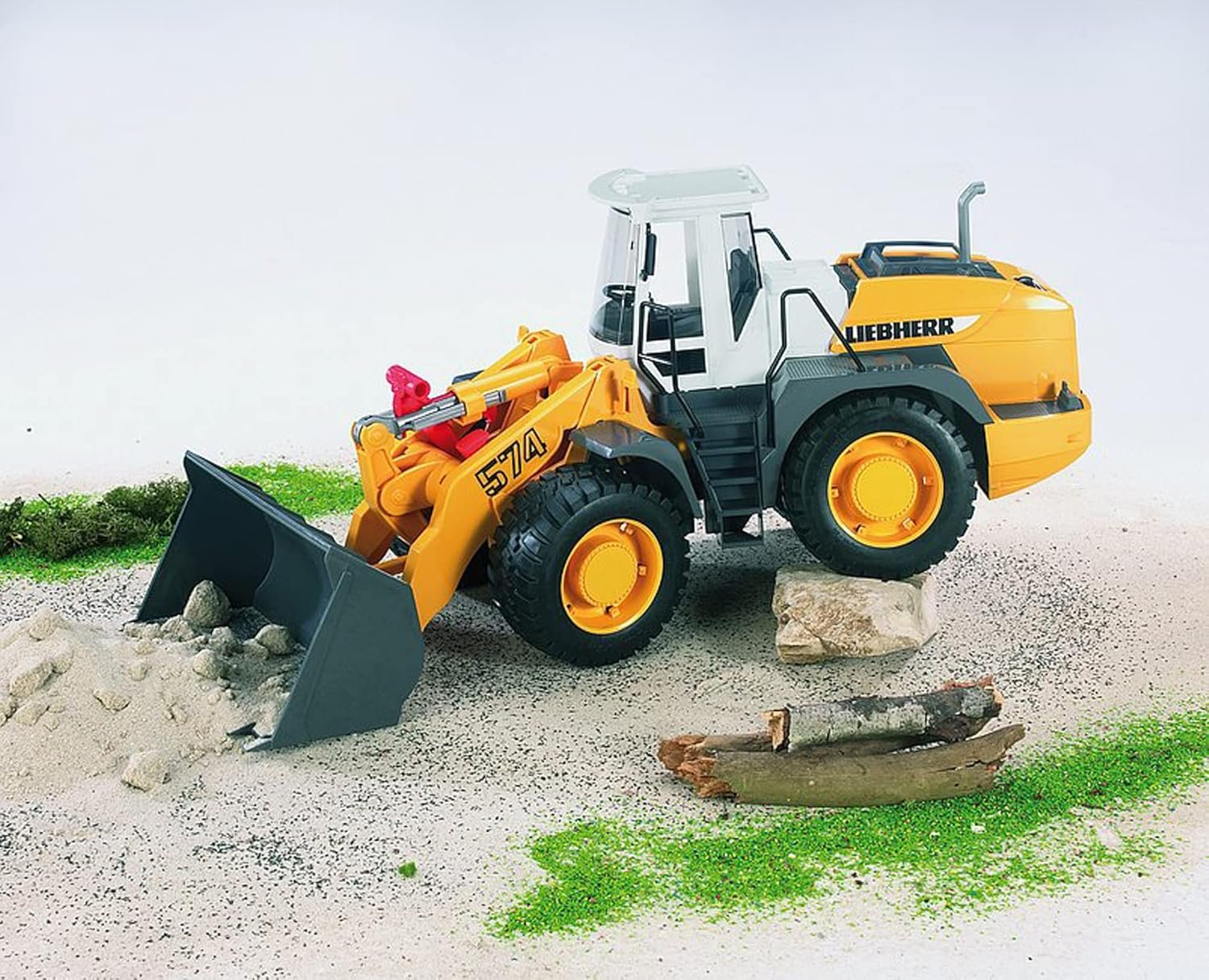 Bruder 02430 Liebherr Articulated Road Loader L 574 Toys Vehicle - Image 2