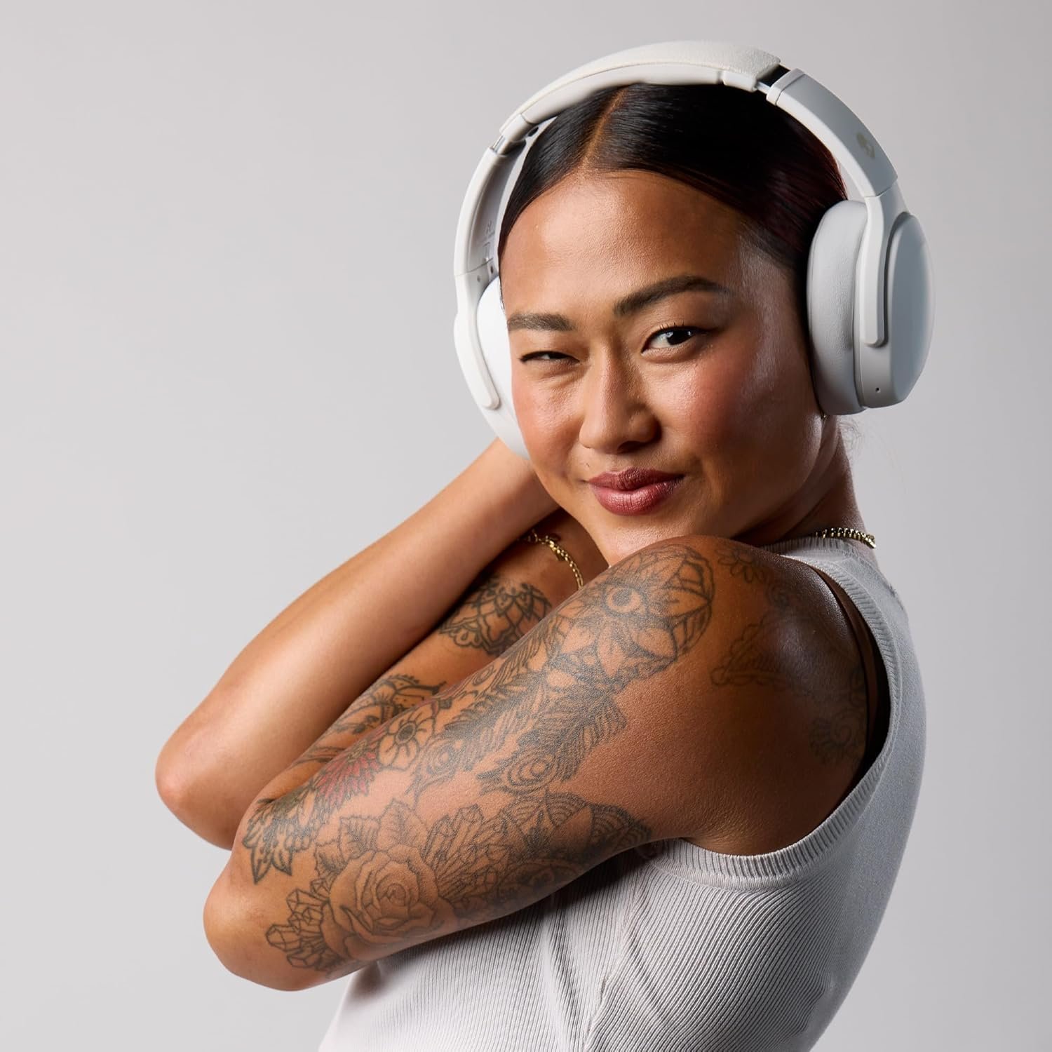 Skullcandy Crusher Evo Wireless Bluetooth Headphones with Extra USB-C Charging Cable, Multi-Sensory Bass, Noise Isolating Over-Ear Fit, 40 Hours Battery, Microphone for iPhone Android - Bone - Image 5