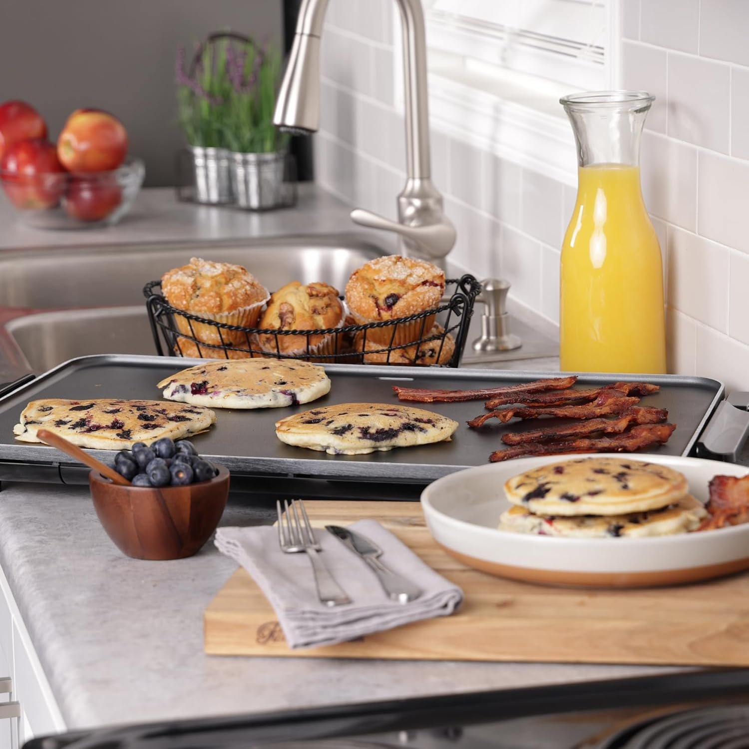 Presto 07072 22-Inch Extra Large Griddle, 22"x 13", Low Profile Design, Ceramic Nonstick, Black - Image 7