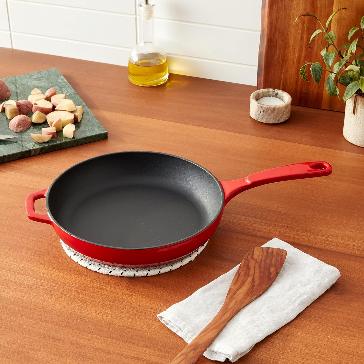 Lodge Enameled Cast Iron Skillet, 11-inch, Red - Image 6