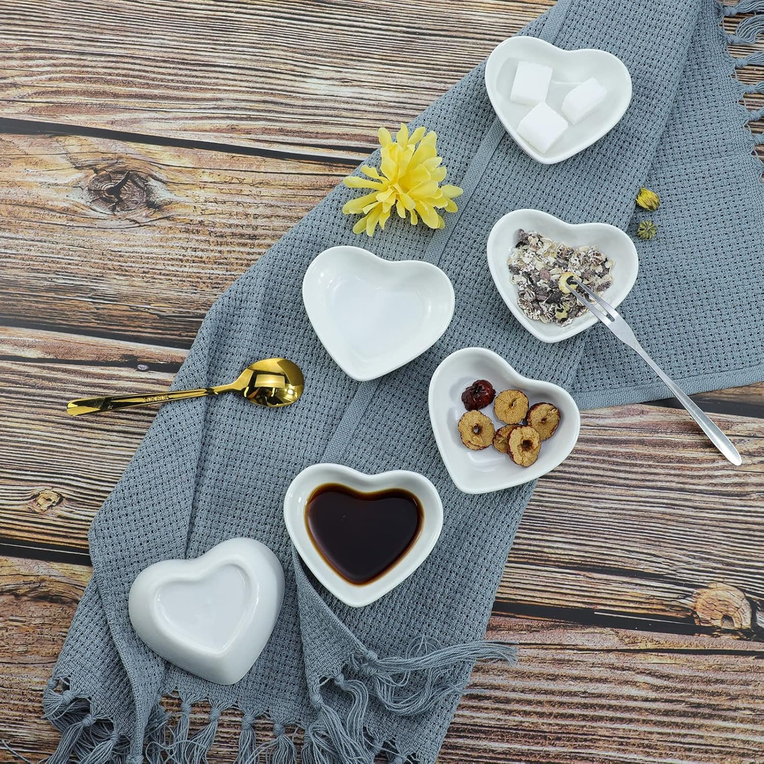 SOCOSY Heart-shaped Multipurpose Ceramic Sauce Dish Seasoning Dishes Sushi Dipping Bowl Appetizer Plates Serving Dish Saucers Bowl(Set of 4) - Image 6