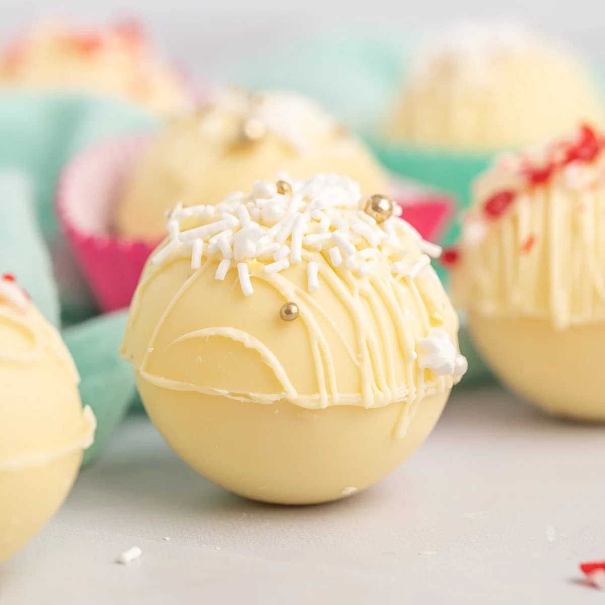 Merckens White Coating Melting Wafers, 5 lb (80 oz) - Image 4