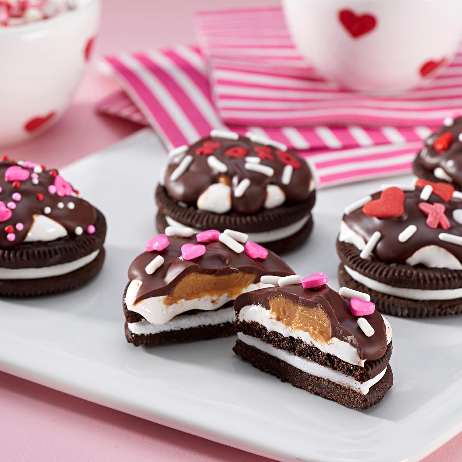 OREO Chocolate Sandwich Cookies, Valentines Day Cookies, 6.24 oz Heart Shaped Box - Image 10