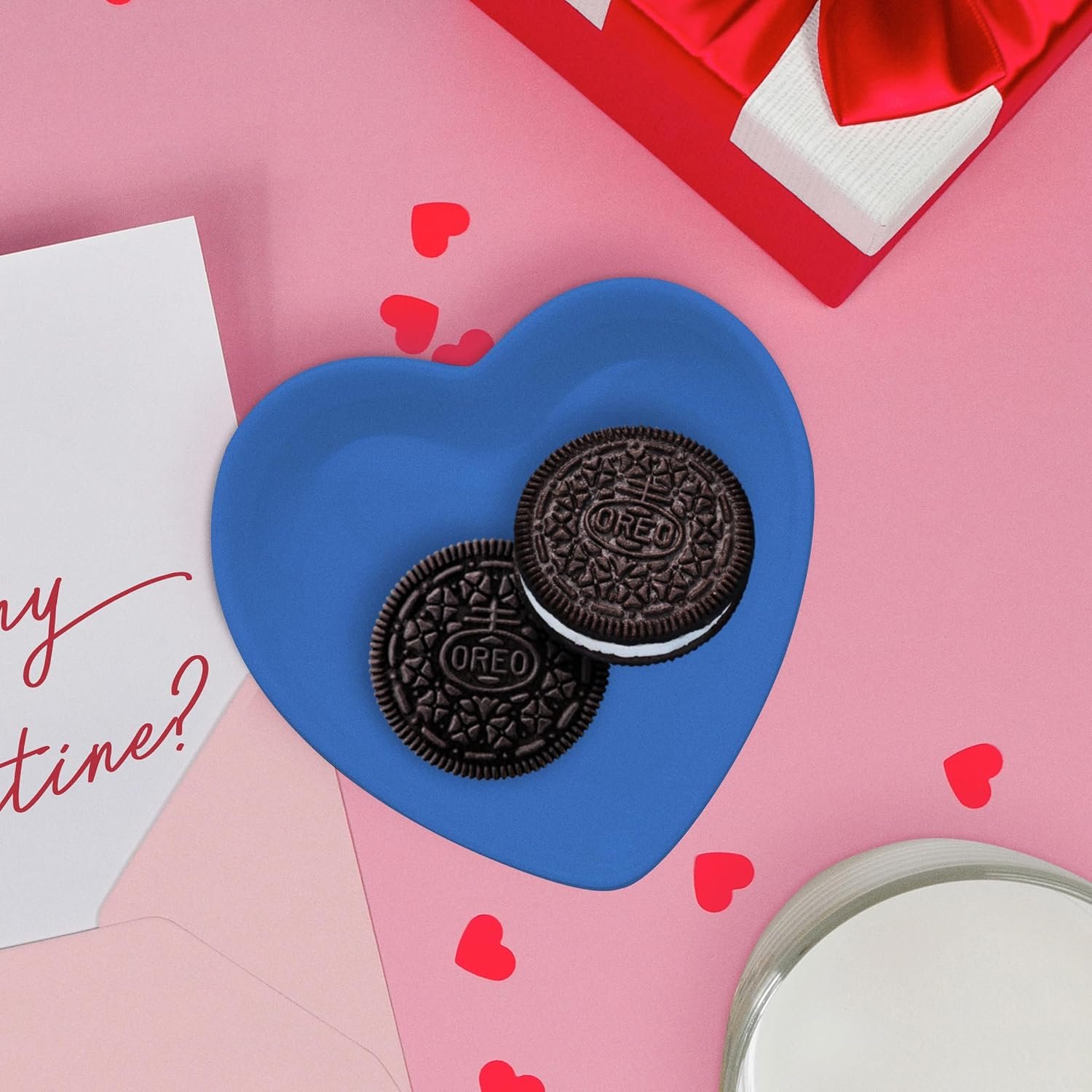 OREO Chocolate Sandwich Cookies, Valentines Day Cookies, 6.24 oz Heart Shaped Box - Image 7