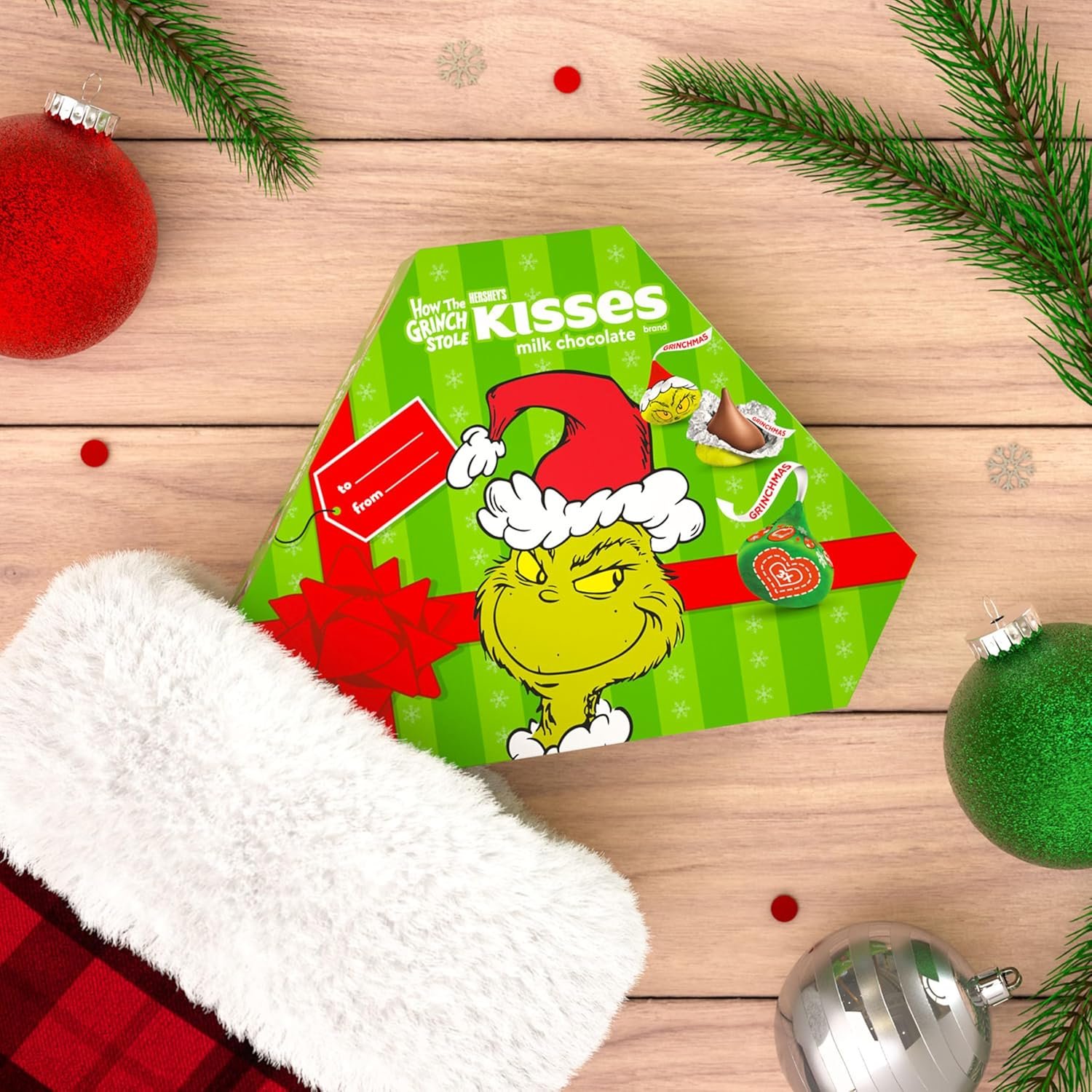 HERSHEY'S KISSES Grinch Milk Chocolate, Christmas Candy Gift Box, 6.5 oz - Image 6