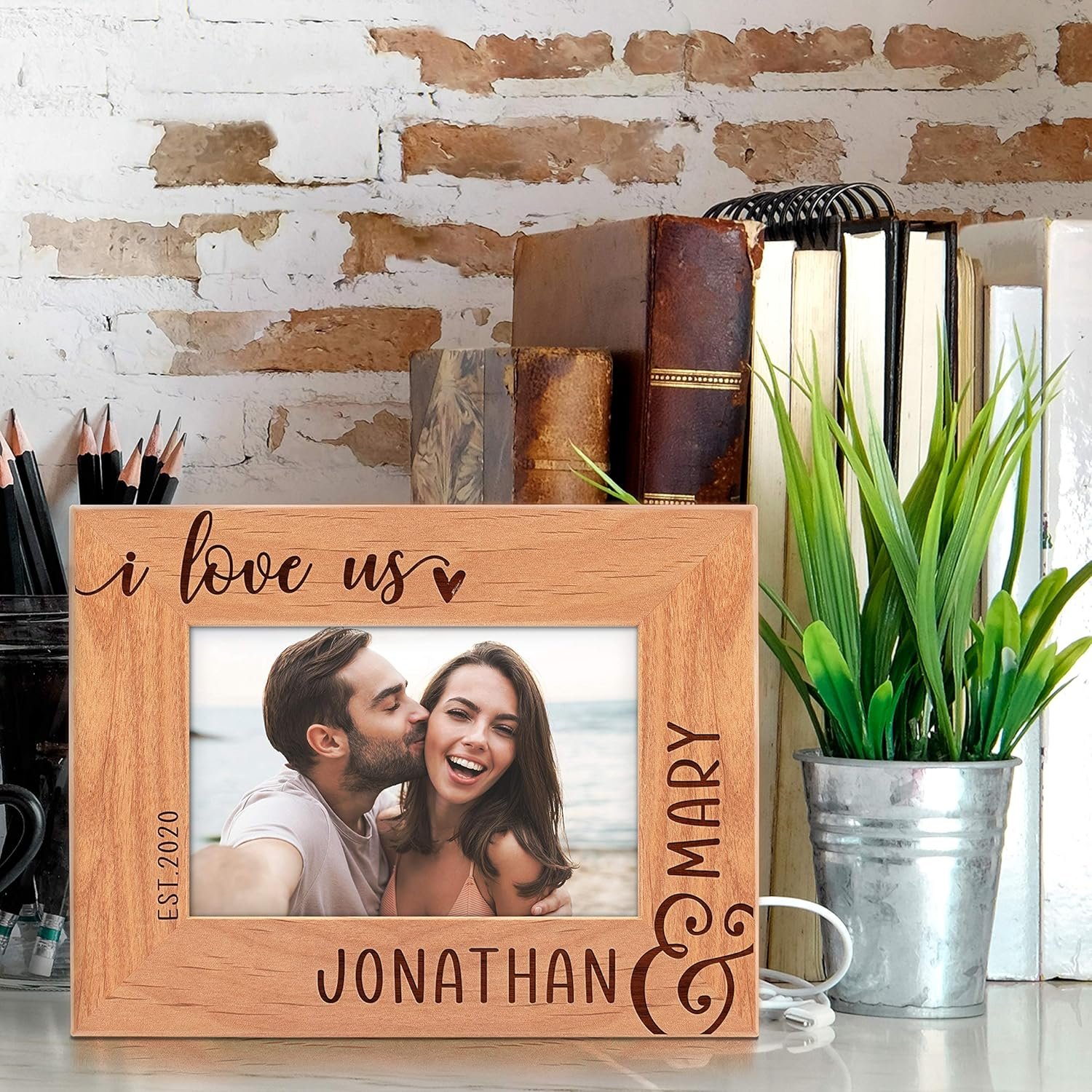 GIFTBYGIFTY I Love Us, Personalized Love Picture Frames for Couples w/Names - 4x6 - Custom Love Photo Frame - Portaretratos Amor - Image 6