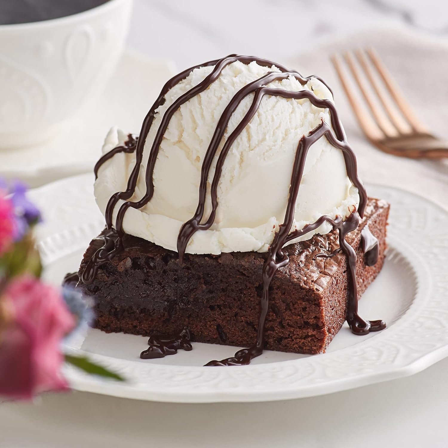 Ghirardelli Chocolate, Chocolate Flavored Sauce Squeeze Bottle, 16 fl. oz. - Image 5