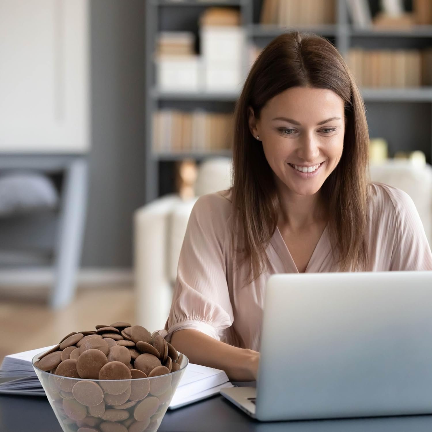 Merckens Melting Wafers Milk Chocolate | 2 Pound Bulk Bag | Creamy Coating Wafers for Smooth Dipping, Candy Making, Molds, and Dessert Enrobing Projects - Image 6