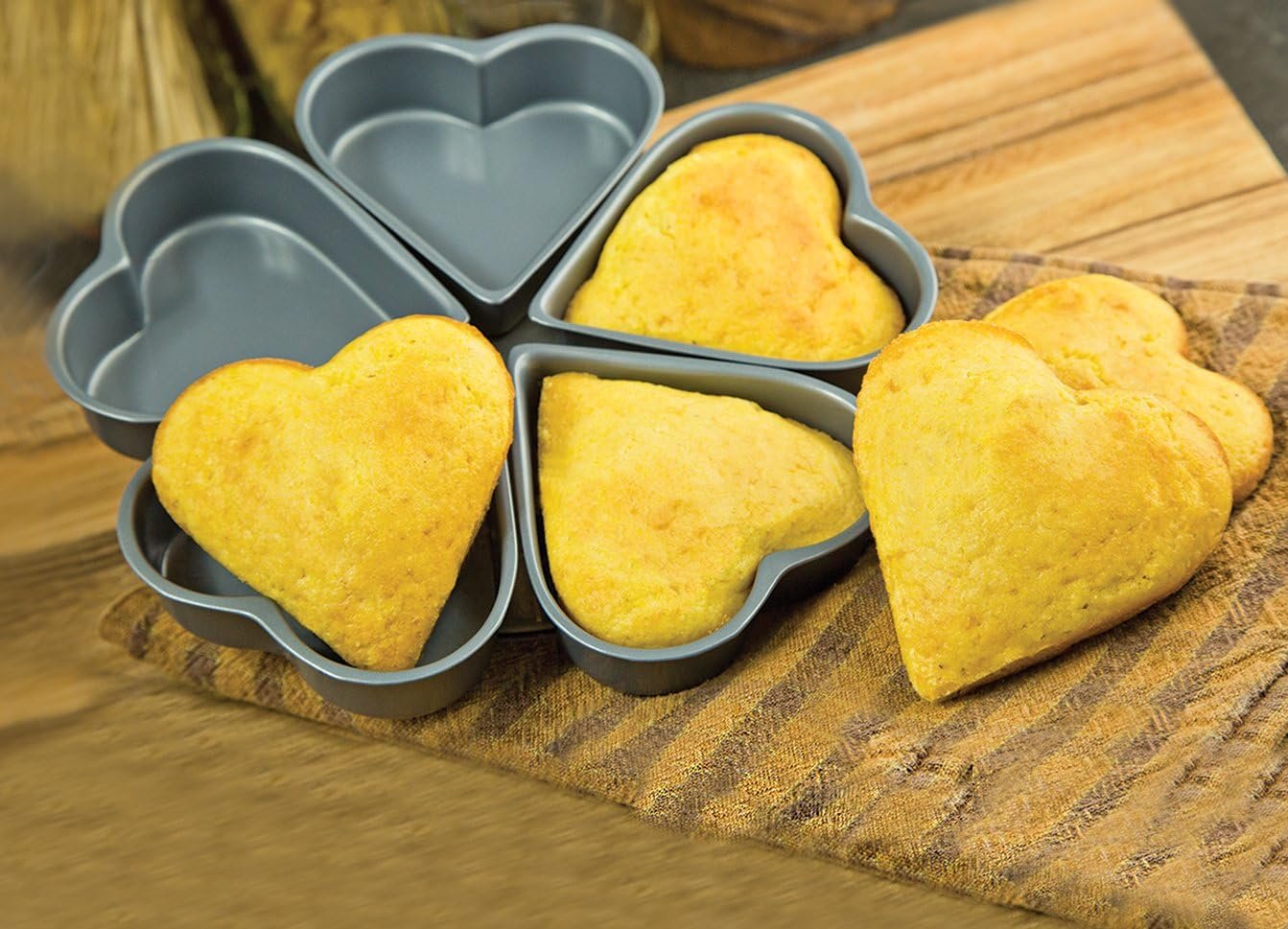 Fox Run Linked Heart Cake Pan, 4-Inch, Preferred Non-Stick - Image 7
