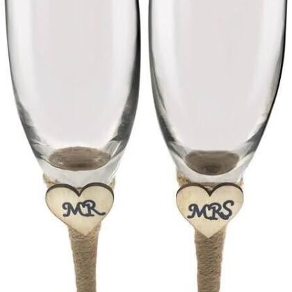 Set of 2 Rustic Champagne Flute Glasses,Mr and Mrs Champagne Glasses,Bride and Groom Wedding Toasting Glasses Drinking Glasses Engraved Heart for Engagement Wedding Gift Anniversary Present